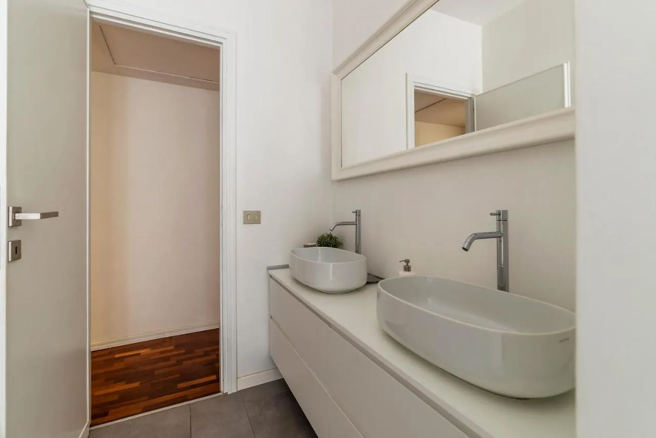 Fontana Di Trevi Design Apartment Rome Italy