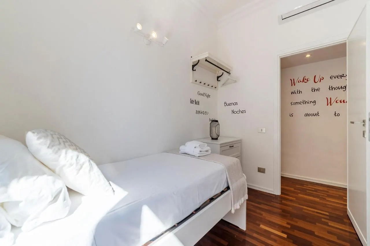 Fontana Di Trevi Design Apartment Rom 0*,  Italien